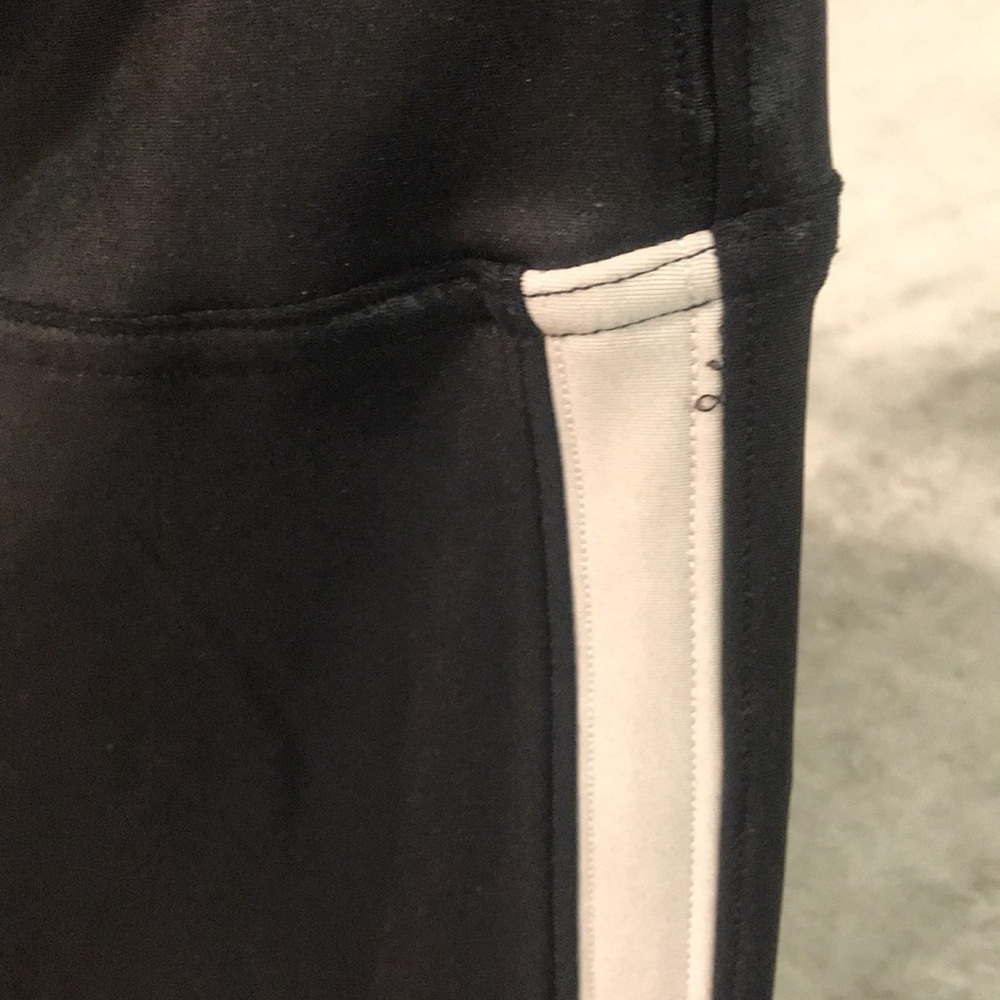 Spanx Faux Leather Leggings Womens Medium Black White Stripe Shape Slimming Pant - Picture 3 of 9